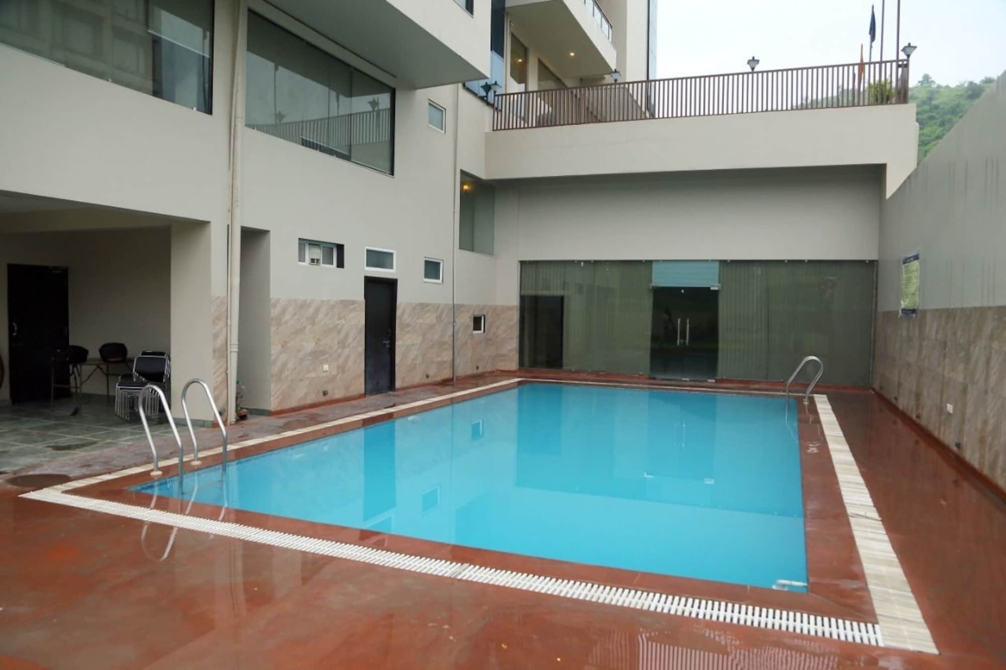 Tulip Le Grand Udaipur Exterior foto